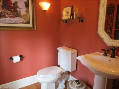 1701 Plateau Ct, High Point, NC 27265 - photo 6