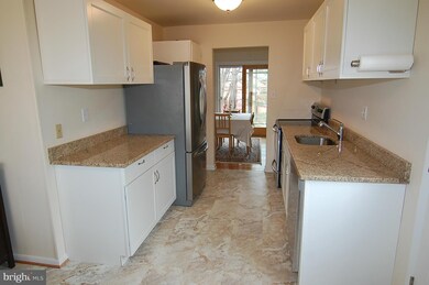 14310 Blackmon Dr, Rockville, MD 20853 - photo 6