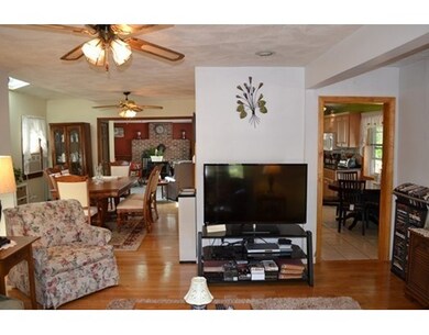 18 Robinson St, Saugus, MA 01906 - photo 4
