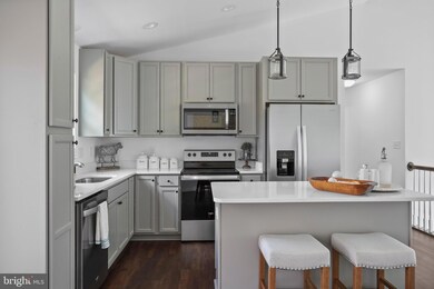 723 W 15th St, Front Royal, VA 22630 - photo 2