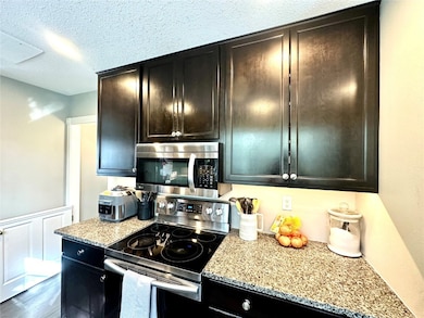 6809 Terrazzo Dr NW, Cedar Rapids, IA 52405 - photo 4