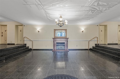 15 Canterbury Rd unit C23, Great Neck, NY 11021 - photo 3