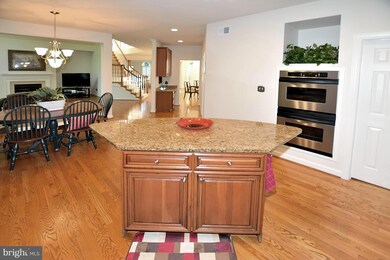 7307 Laurel Creek Ct, Springfield, VA 22150 - photo 6