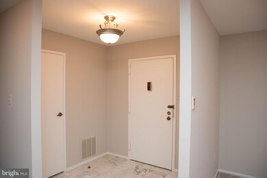 Treebrooke unit 202, Oakton, VA 22124 - photo 4