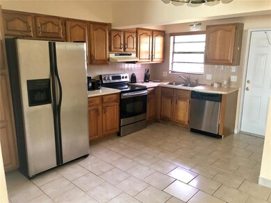 38 SE 11th St unit 2, Dania, FL 33004 - photo 2