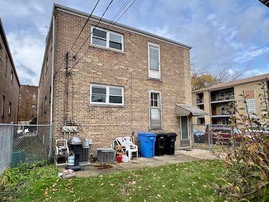 6259 N Artesian Ave, Chicago, IL 60659 - photo 4