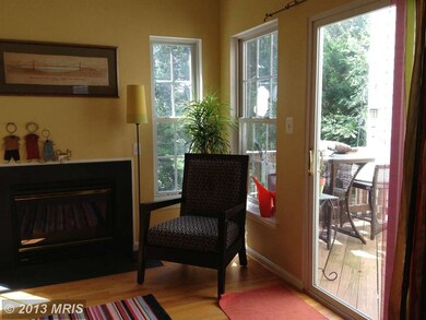 25215 Dunvegan Square, Chantilly, VA 20152 - photo 6