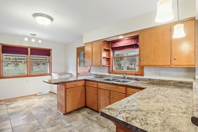 555 Edison St, Waterloo, WI 53594 - photo 2