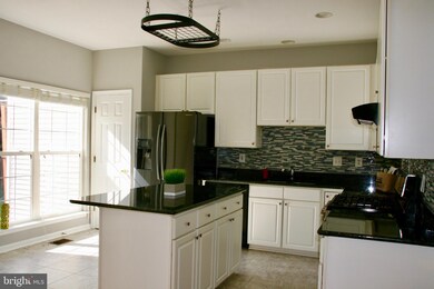 6706 Ordsall St, Alexandria, VA 22315 - photo 7