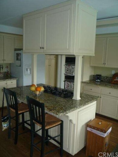 Kitchen cook island