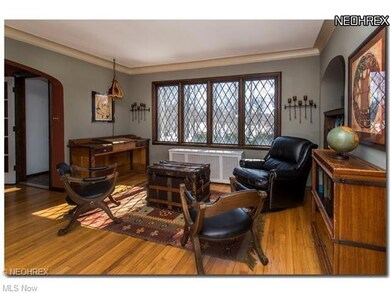 3375 Superior Park Dr, Cleveland Heights, OH 44118 - photo 4