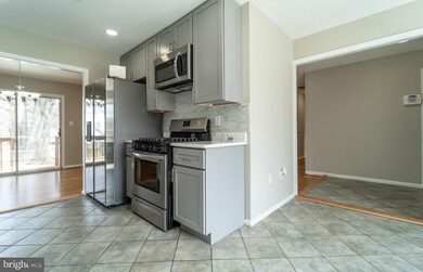 12508 Sir Walter Dr, Glenn Dale, MD 20769 - photo 6