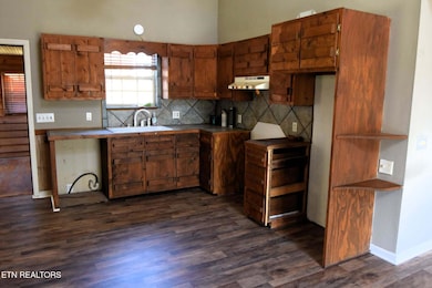 1934 Ball St, Tazewell, TN 37879 - photo 6