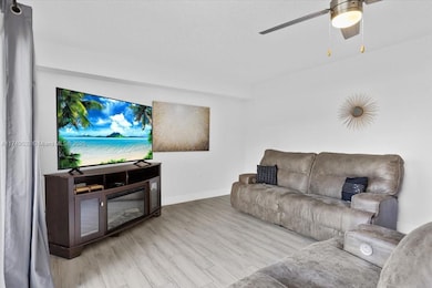 4517 45th Way, West Palm Beach, FL 33407 - photo 6