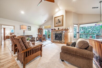 24 Pebble Creek Rd-Great Room
