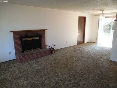 360 NE 20th Dr, Gresham, OR 97030 - photo 4