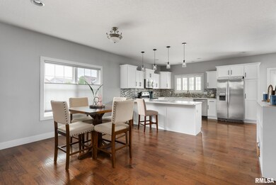 1524 Shamrock Dr, Davenport, IA 52807 - photo 6