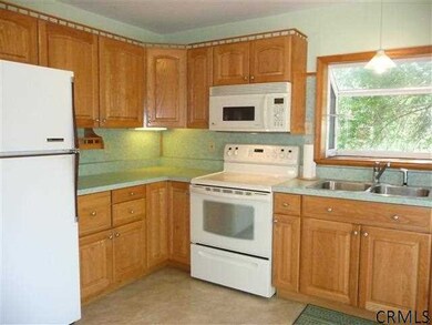 Lovely, spacious kitchen - new '04
