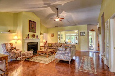 213 Loggerhead Blvd Hampstead-Living Roo