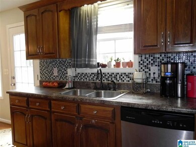 130 Warren Dr, Weaver, AL 36277 - photo 3