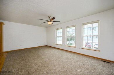 936 Mckinley Ave unit 1, Des Moines, IA 50315 - photo 4