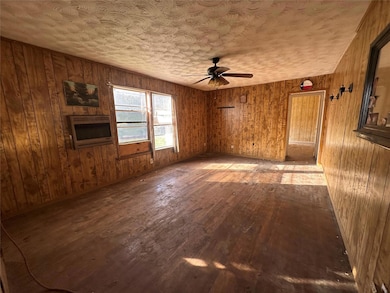 485 Crestview Dr, Rockdale, TX 76567 - photo 3