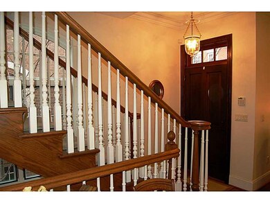 Entry/Foyer.