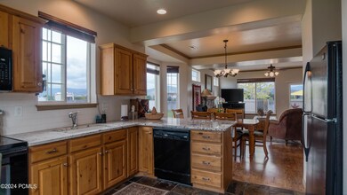 892 E Hamlet Cir Midway-23