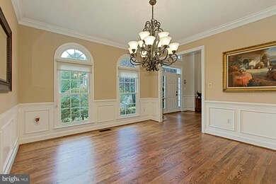 7925 Hollington Place, Fairfax Station, VA 22039 - photo 5