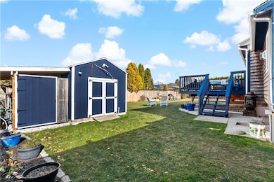 70 Pettee Ave, North Kingstown, RI 02852 - photo 3