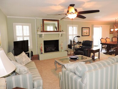 6 Living room