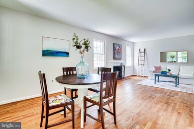 9039 Ashmeade Dr, Fairfax, VA 22032 - photo 6