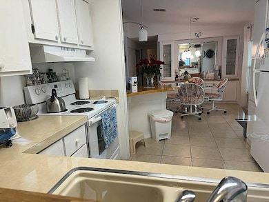 6715 NW 28th St unit 811, Margate, FL 33063 - photo 4