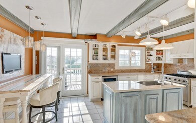 GOURMET KITCHEN W FRENCH DOOR