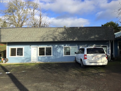 312 SE Front St, Oakland, OR 97462 - photo 4