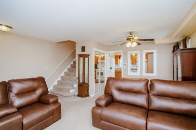 311 S Vine Ave unit E, Park Ridge, IL 60068 - photo 2