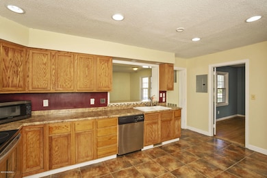 19 White Oak St, Jacksonville, NC 28540 - photo 6