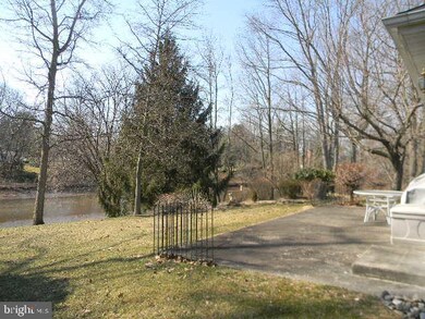 72 Lakebridge Dr, Woodbury, NJ 08096 - photo 5