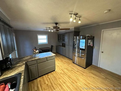 1410 W Danny St, Claremore, OK 74017 - photo 5