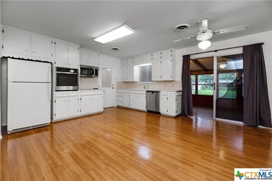 1364 Rivercrest Dr, New Braunfels, TX 78130 - photo 5