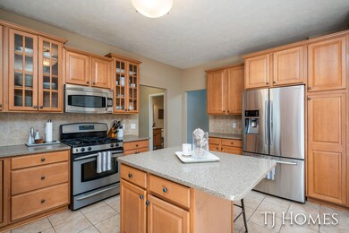 4228 Trail Dr-30