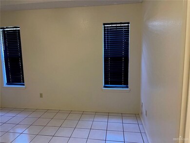 521 Tulip Cir, Alamo, TX 78516 - photo 6