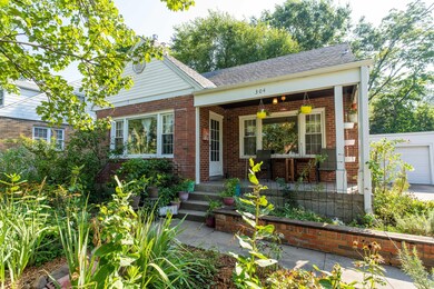 Front Porch for sitting!