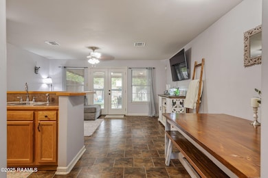 5-web-or-mls-1504 A Southport Blvd-5