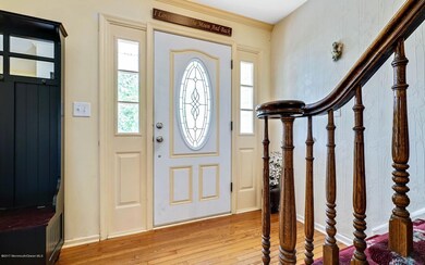 Pretty glass front door w/sidelights