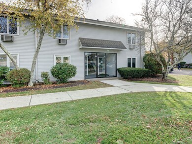 105 Florence Rd unit 2B, Branford, CT 06405 - photo 3