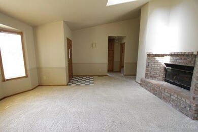 2431 NE 6th St, Bend, OR 97701 - photo 3