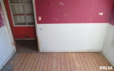 621 W 15th St, Davenport, IA 52803 - photo 5