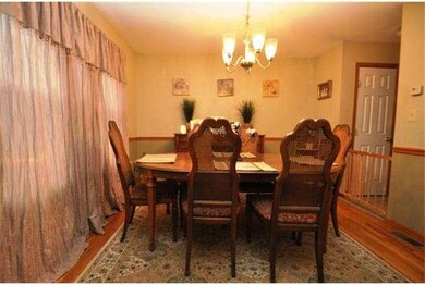 299 S Laurel Dr, Wind Gap, PA 18091 - photo 4