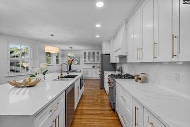 3726 Blossom St, Columbia, SC 29205 - photo 5